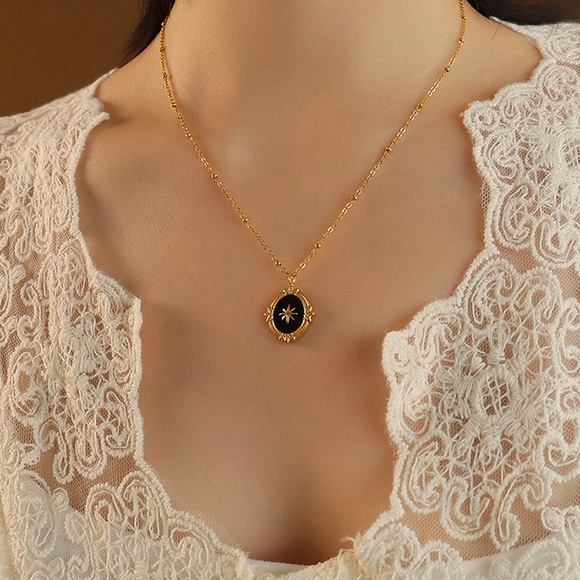 Black enamel pendant necklace, North Star pendant necklace, retro necklace - Picture 6 of 6